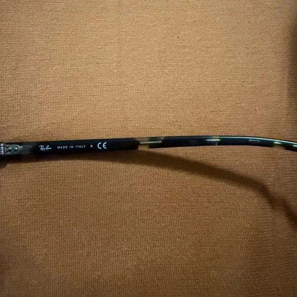 Ray-Ban Classic Tortoise Sunglasses - Picture 7 of 11